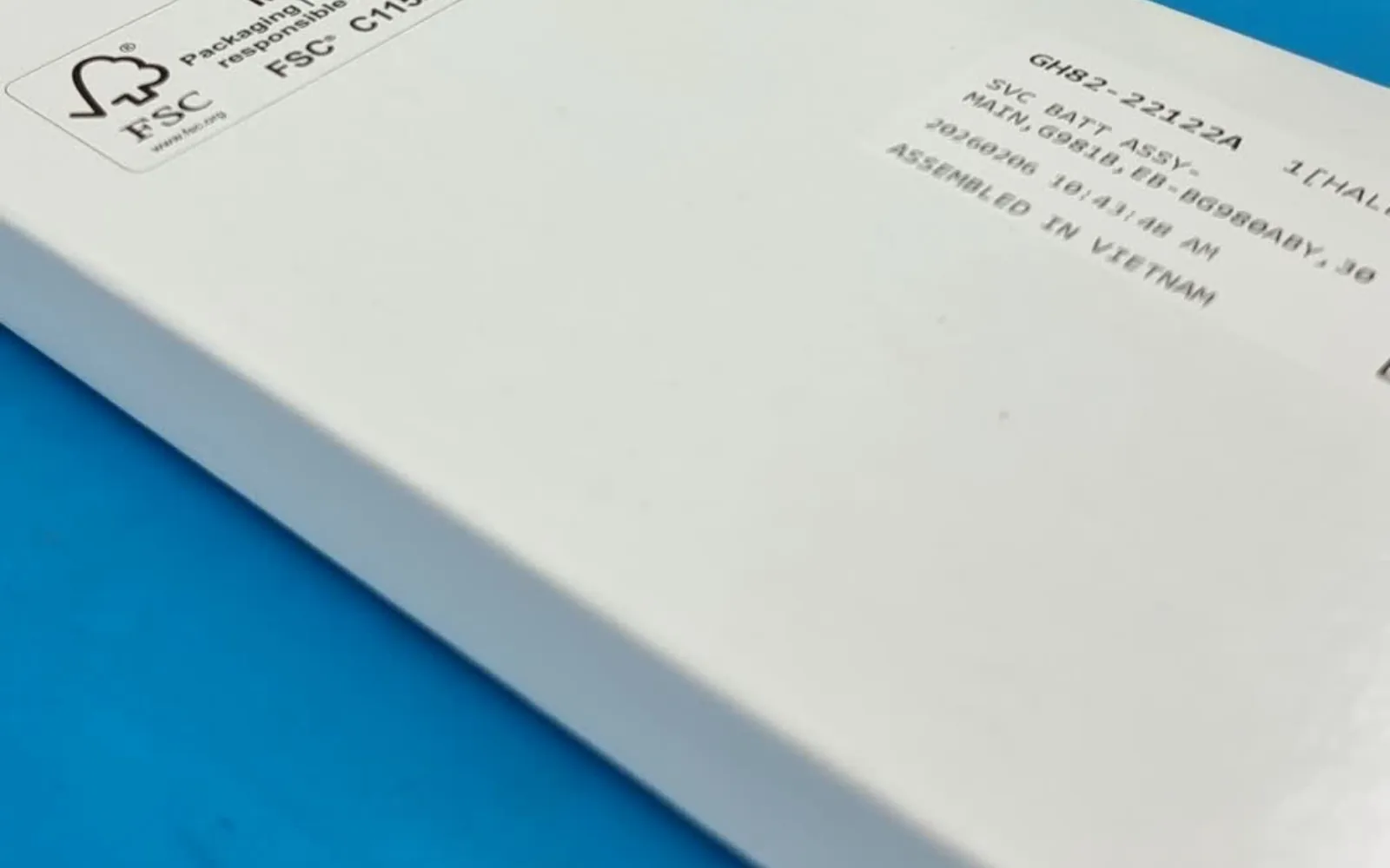 Caja de la batería original de servicio Samsung con su referencia impresa